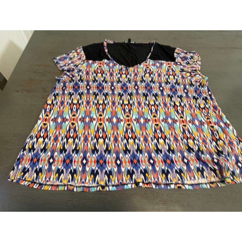 Cable & Gauge Woman 1X Multi-Color Ikat Print Mesh Yoke Short Sleeve Top Blouse
